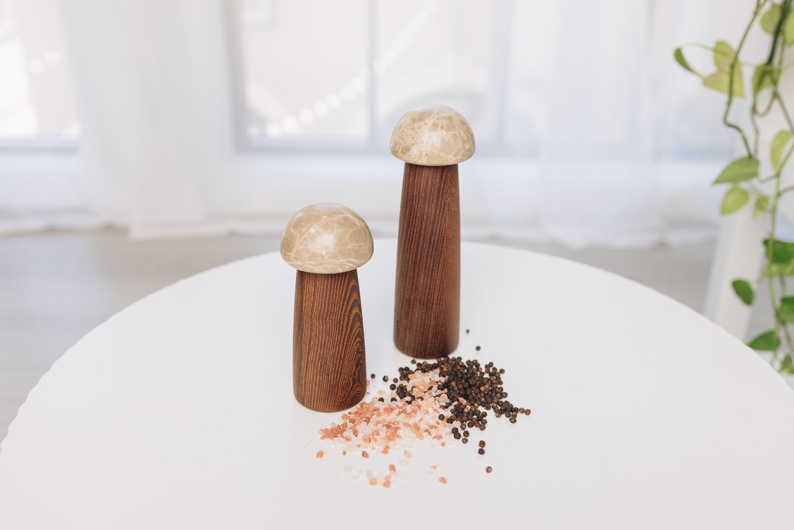 Yami Salt and Pepper Shaker